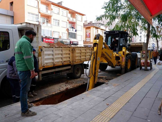Bozüyük’te Alt Yapı Çalışmaları Devam Ediyor