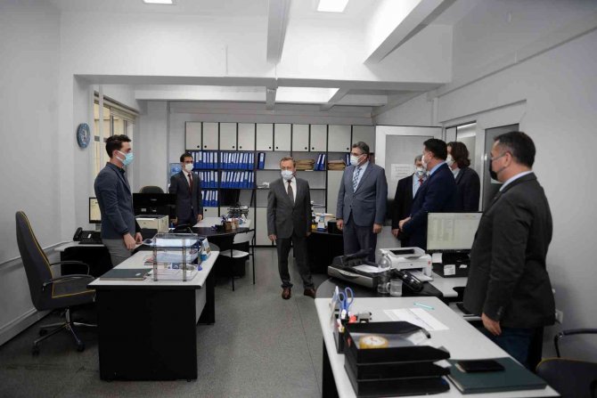 Üniversite Yönetiminden Personele Motivasyon Ziyareti