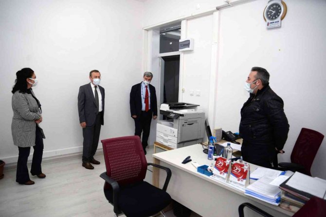 Üniversite Yönetiminden Personele Motivasyon Ziyareti