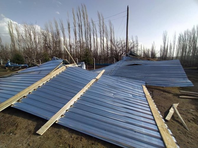 Üzerine Saç Düşen Çocuk Ağır Yaralandı