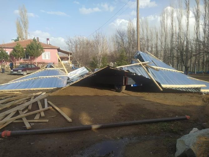 Üzerine Saç Düşen Çocuk Ağır Yaralandı