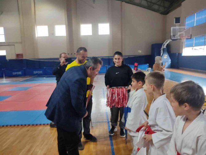 Sporun Ve Sporcunun Dostu Başkan