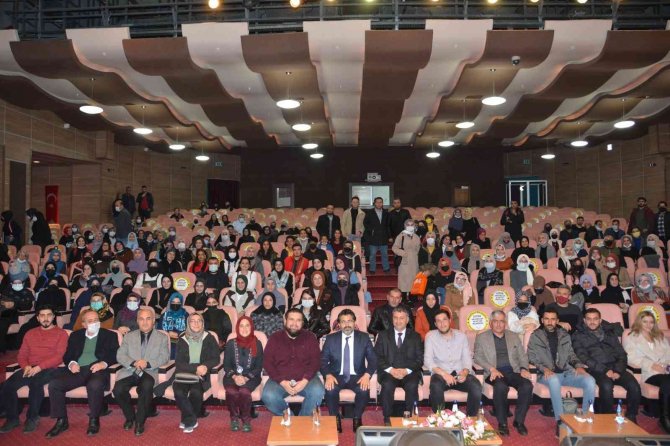 Dü’de Yunus Emre Ve Hacı Bektaş Veli Anıldı