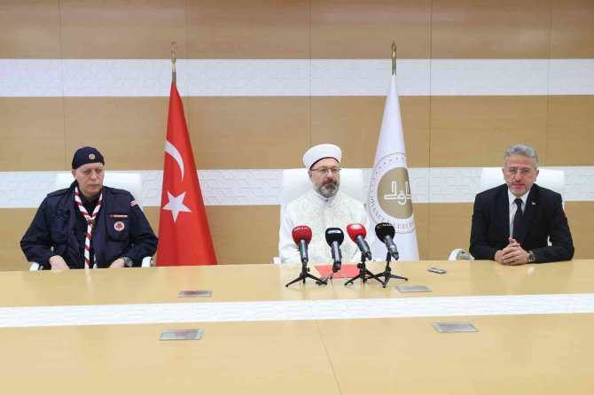 Diyanet İ̇şleri Başkanlığı İle Türkiye İ̇zcilik Federasyonu Arasında İş Birliği Protokolü İmzalandı