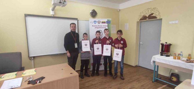 Gediz Altınkent Ortaokulu’nun Erasmus Ekibi Litvanya’dan Döndü