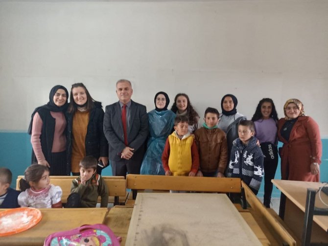 Adilcevaz Yurt Müdürü Beşkardeş’ten Eğitime Anlamlı Destek