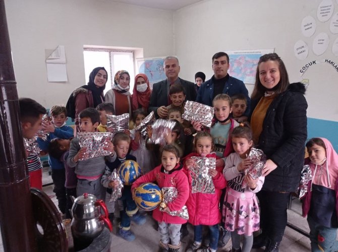 Adilcevaz Yurt Müdürü Beşkardeş’ten Eğitime Anlamlı Destek