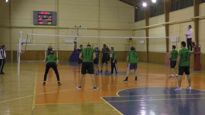 Beyşehir’de Öğretmenler Arası Voleybol Turnuvası Sona Erdi