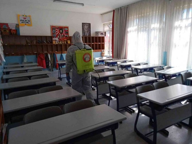 Okullarda Dezenfekte Çalışmaları Devam Ediyor