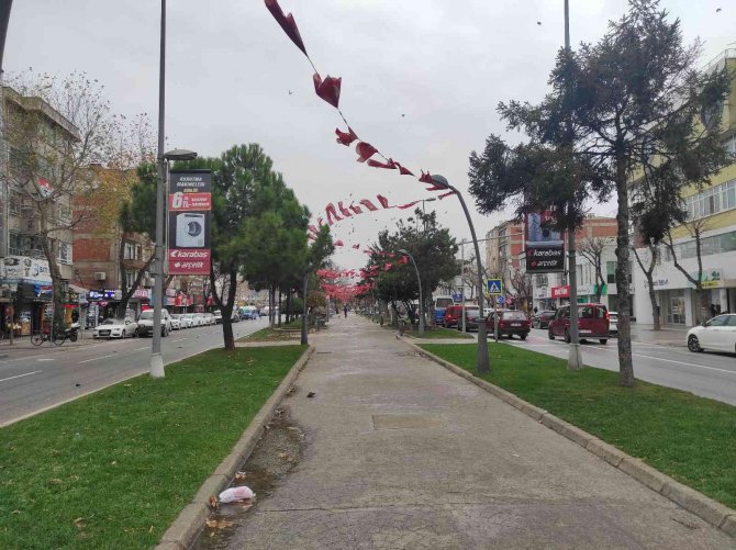 Yağmurla Birleşen Lodos Hayatı Olumsuz Etkiliyor