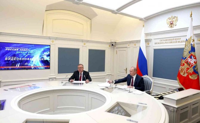 Putin: "2024’teki Seçimlere Adaylık Konusunda Henüz Karar Vermedim"