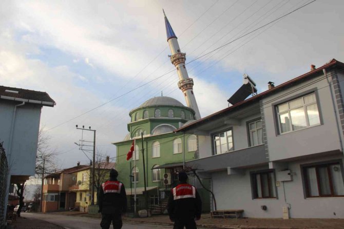 Caminin Minaresi Fırtınaya Dayanamadı