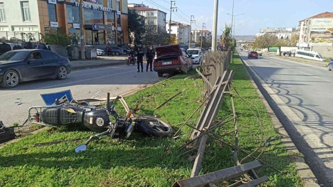 Zincirleme Kazada 2 Kişi Yaralandı