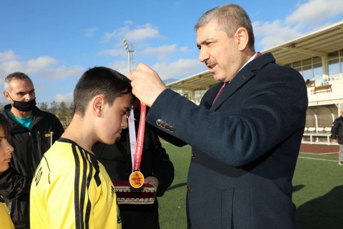Sivas’ta Düzenlenen Okullar Arası Futbol Turnuvası Sona Erdi