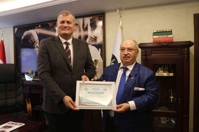 Başkan Duran, "En Başarılı Belediye Başkanı" Seçildi