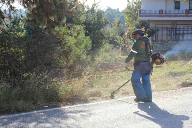 Toroslar’da Tüm Mahalleler Baştan Aşağı Temizleniyor