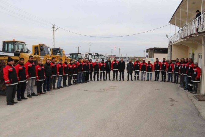 Edremit Belediyesi 22 İş Makinesi Ve 63 Personelle Kışa Hazır