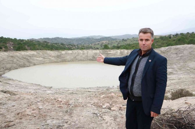 Aydın Büyükşehir Belediyesi Sulama Göletlerini Temizleyerek Hayata Döndürüyor