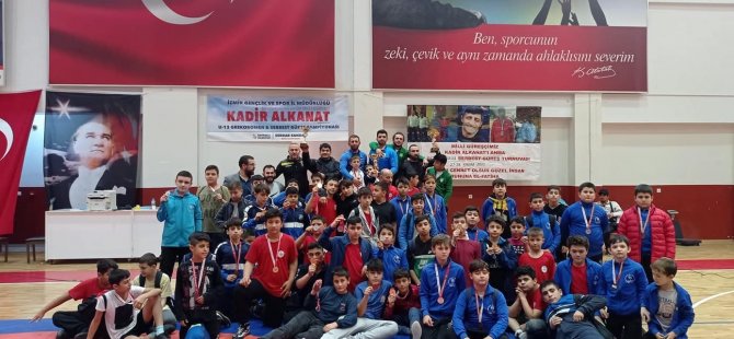 Yunusemreli Güreşçiler İ̇zmir’den Başarıyla Döndü