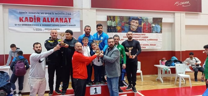 Yunusemreli Güreşçiler İ̇zmir’den Başarıyla Döndü