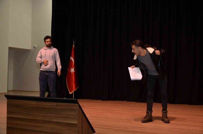 Altıeylül Kent Sahnesinde Provalar Başladı