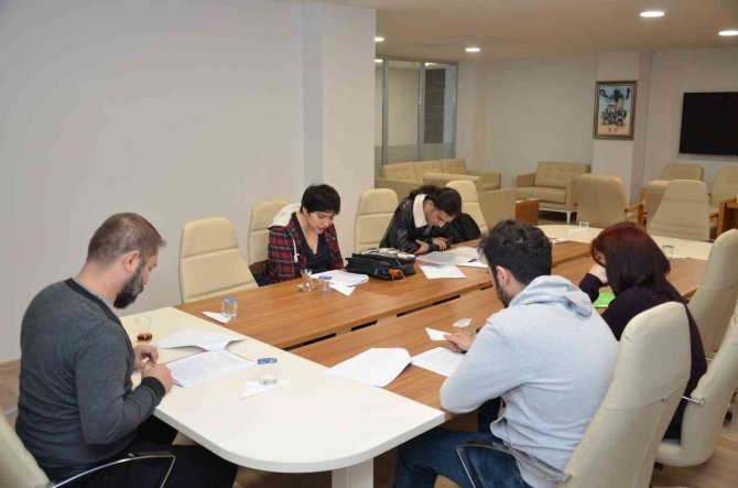 Altıeylül Kent Sahnesinde Provalar Başladı