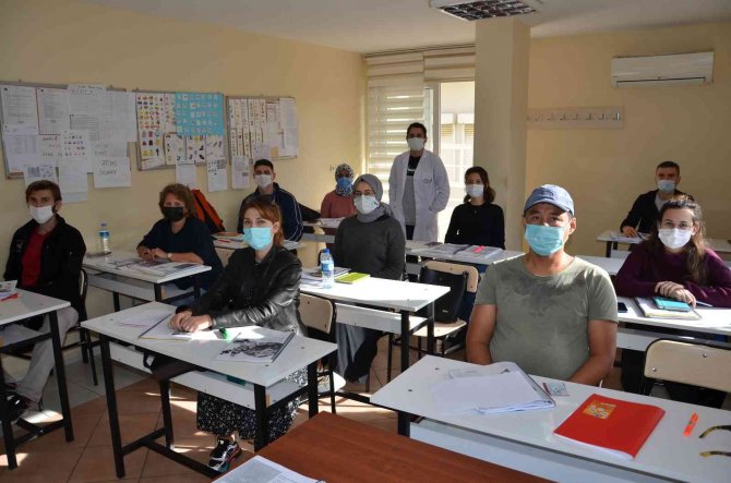 Alanya Atasem’de 400 Kursiyer Eğitim Alıyor