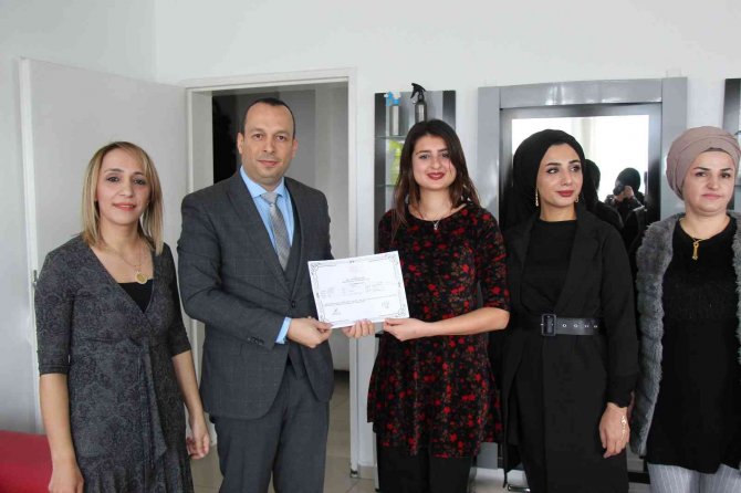 Artuklu Halk Eğitimi Merkezi’nde İstihdama Yönelik Kurslar Rağbet Görüyor