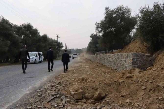 Başkan Özcan, Pınarbaşı Mahallesi’ndeki Çalışmaları İnceledi