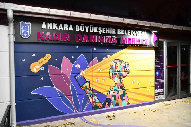 Ankara’da Kadın Sanatçılar Duvarları Mor Haritam Uygulaması İle Renklendirdi