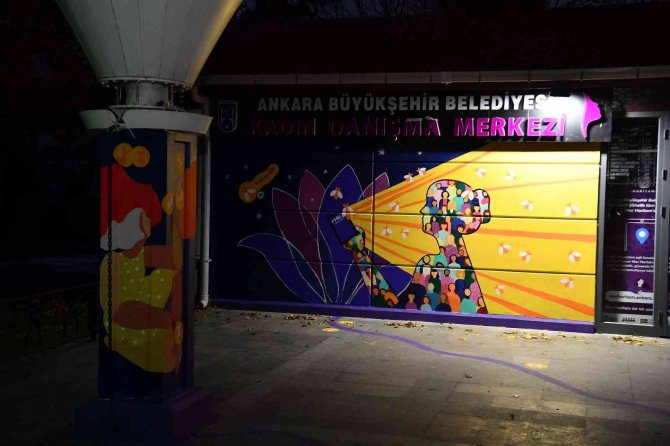 Ankara’da Kadın Sanatçılar Duvarları Mor Haritam Uygulaması İle Renklendirdi