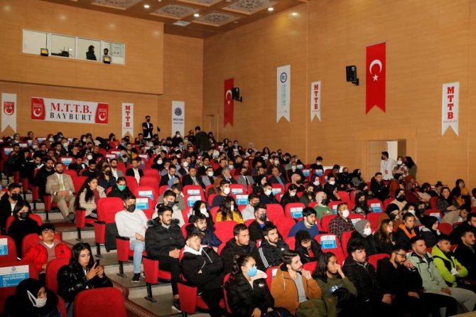 Bayburt Üniversitesi Ev Sahipliğinde Düzenlenen ’Kültür Akademisi’ Konferansları Devam Ediyor