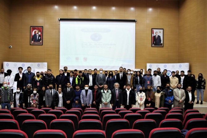 Bayburt Üniversitesi Ev Sahipliğinde Düzenlenen ’Kültür Akademisi’ Konferansları Devam Ediyor