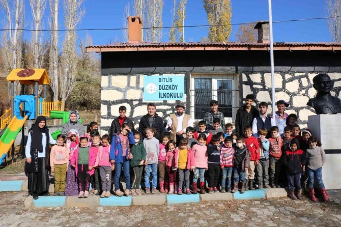 Bitlis Belediyesi Köy Çocuklarını Tiyatroyla Buluşturuyor