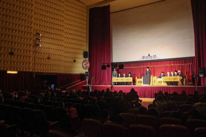 Karacabey’de İ̇stiklal Yolu Mehmet Akif Tiyatrosu Beğeni Topladı