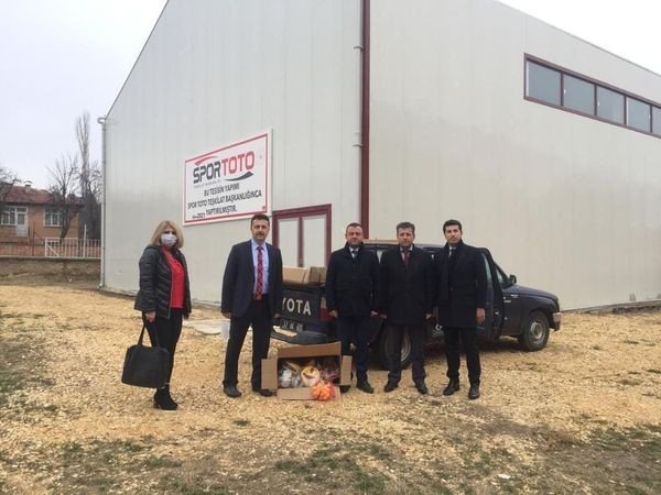 Daday’da Okullara Spor Malzemesi Desteği