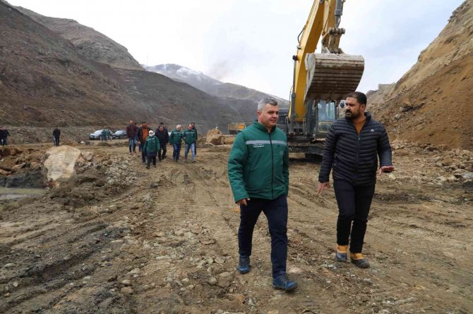 Bölge Müdürü Yavuz; Narman Şehitler Barajı Ve Söylemez Barajı İnşaatlarında İncelemede Bulundu