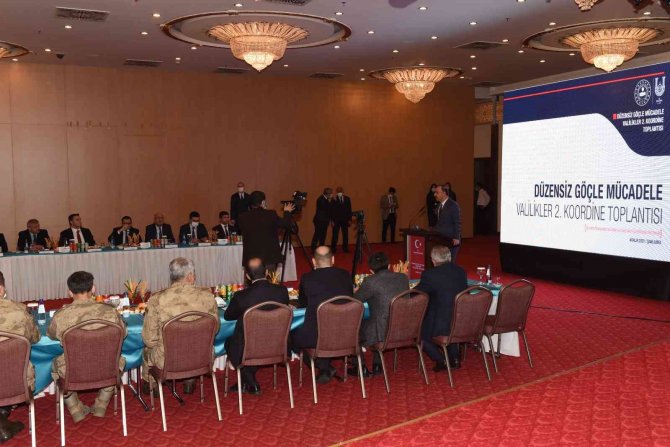 Valiler Düzensiz Göçle Mücadele İçin Toplandı