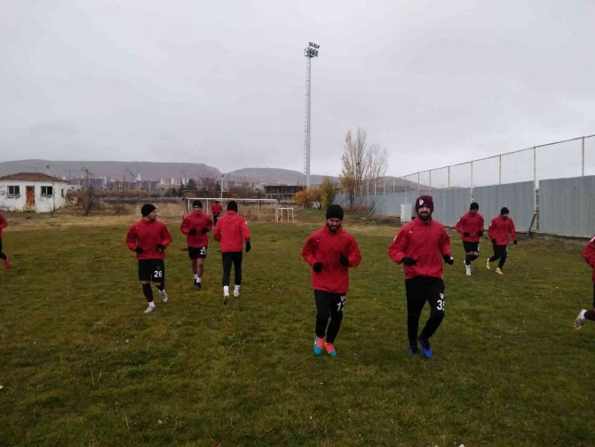 Elazığspor, Arnavutköy Belediye Gençlikspor Maçına Hazırlanıyor