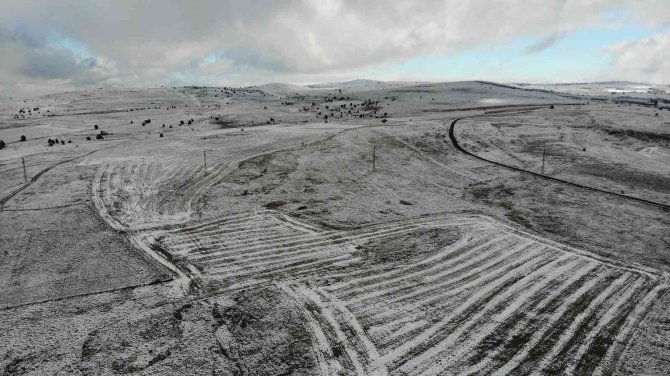 Eskişehir’in Yüksek Kesimleri Beyaza Büründü