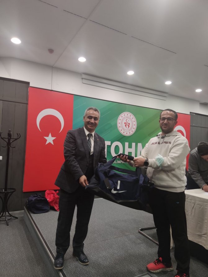 Tohm Sporcularına Spor Malzeme Seti