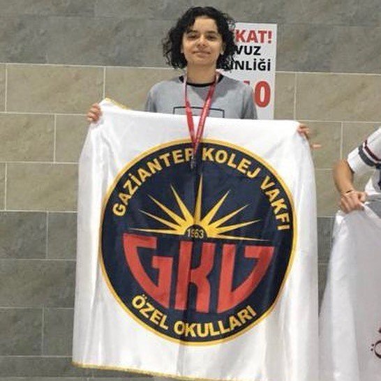 Gkv’li İ̇dil Erkan’ın Yüzme Başarısı
