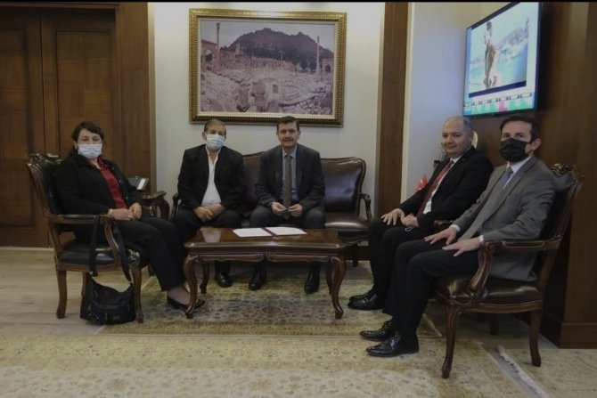 Burdurlu Hayırsever Eğitime 1 Milyon Lira Bağışladı