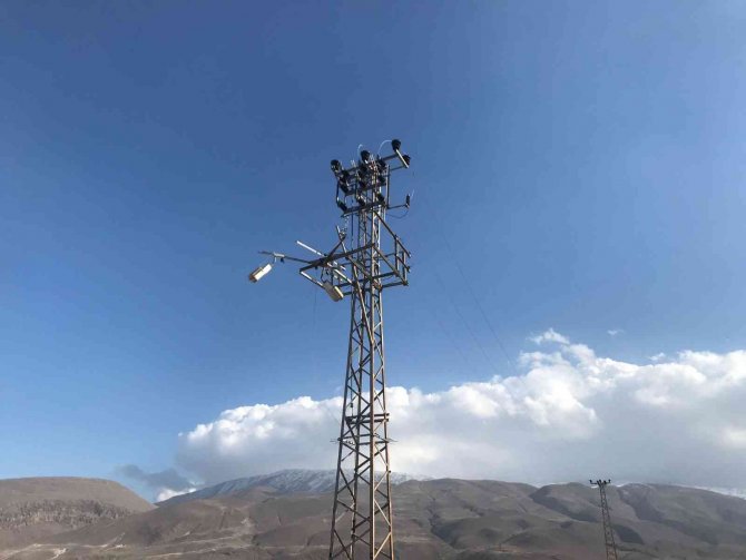 Iğdır-doğubayazıt Karayolunda Fırtına Sürücülere Zor Anlar Yaşattı