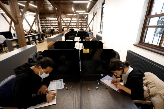 Üniversite Adayları İ̇negöl Belediyesi Denemesinde Ter Döktü