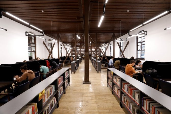 Üniversite Adayları İ̇negöl Belediyesi Denemesinde Ter Döktü