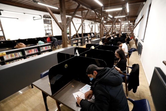 Üniversite Adayları İ̇negöl Belediyesi Denemesinde Ter Döktü