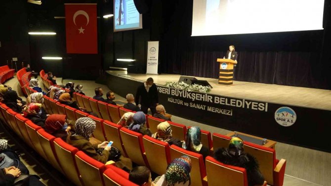 Narkotik Polislerinden Kur’an Kursu Öğreticilerine ’Uyuşturucuyla Mücadele’ Eğitimi