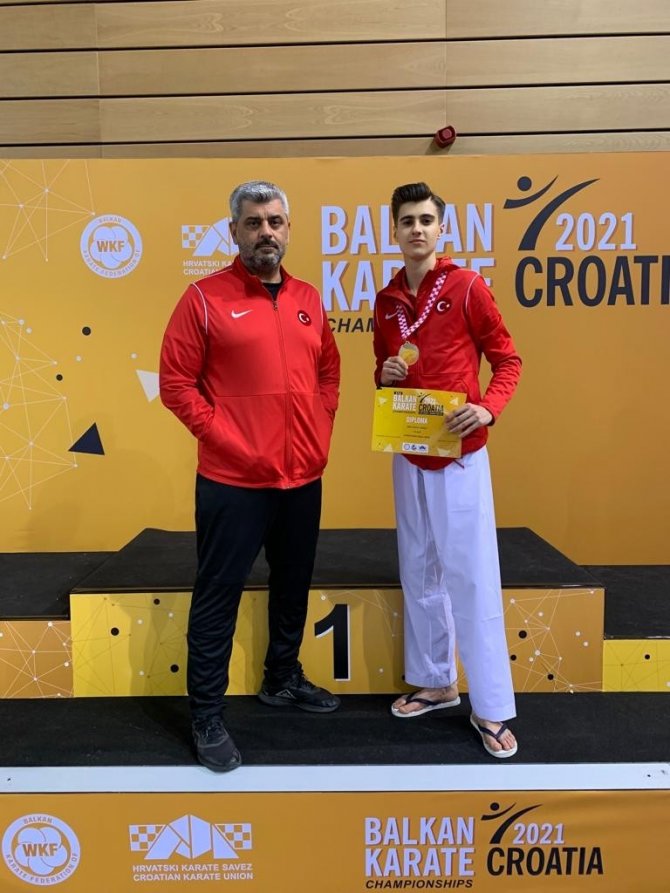 Kağıtsporlu Mert Halıcı Balkan Şampiyonu Oldu