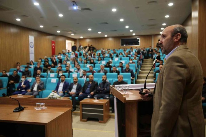 Şırnak’ta ’Şehrimi Tanıyorum’ Konferansı Düzenlendi